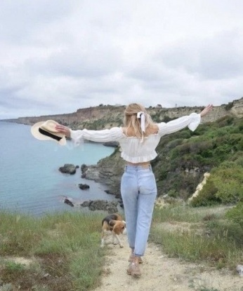 Жгучая красотка с шикарной фигурой приглашает к себе в апартаменты для интимных игр и экстаза. Твои желания - мои приказы! 523, 32 года